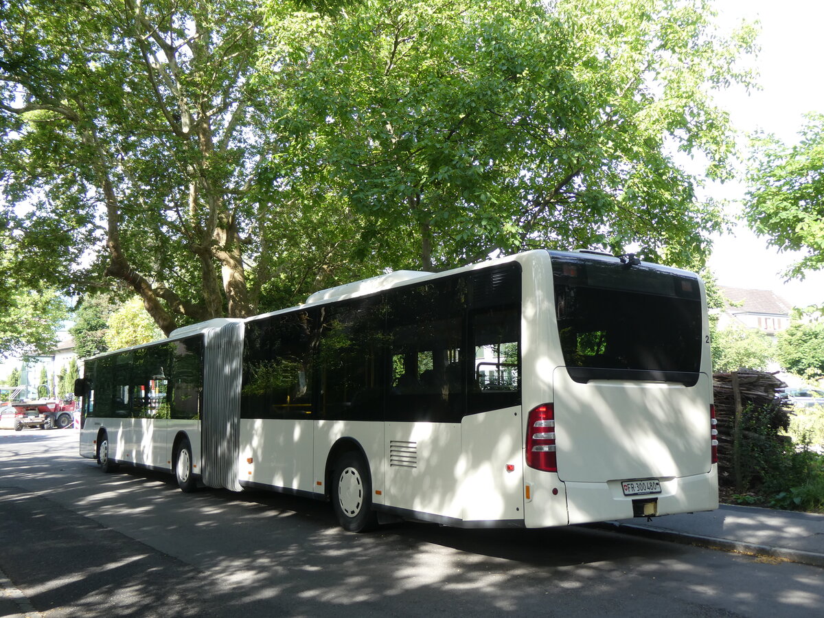 (277'258) - Intertours, Domdidier - Nr. 480/FR 300'480 - Mercedes (ex Nr. 210; ex STI Thun Nr. 134) am 27. Juni 2025 beim Bahnhof Thun (Kante X)