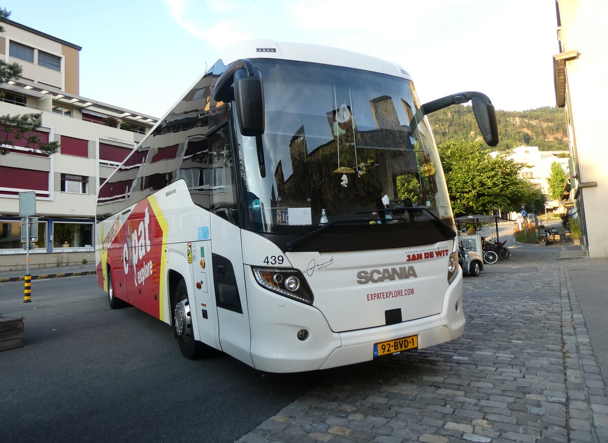 (277'352) - Aus Holland: De Wit, Haarlem - Nr. 439/92-BVD-1 - Scania am 29. Juni 2025 in Thun, Berntorplatz