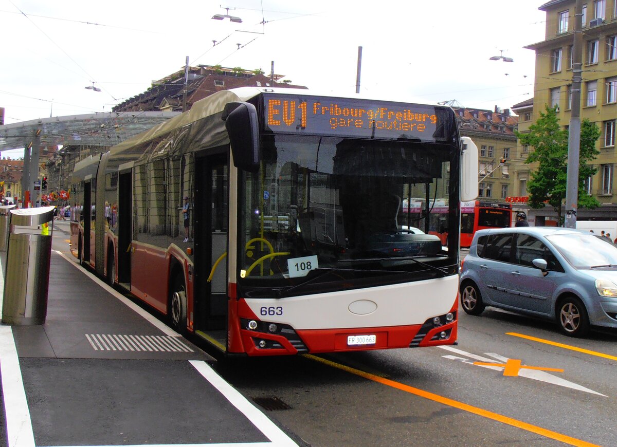 (277'499) - Intertours, Domdidier - Nr. 663/FR 300'663 - Solaris (ex PostBus/A BD 15'713) am 4. Juli 2025 beim Bahnhof Bern