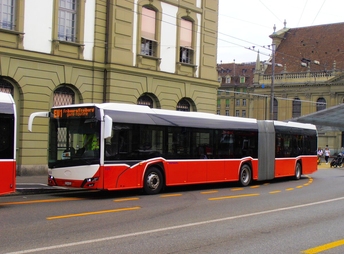 (277'502) - Intertours, Domdidier - Nr. 655/FR 300'655 - Solaris (ex PostBus/A BD 15'720) am 4. Juli 2025 beim Bahnhof Bern