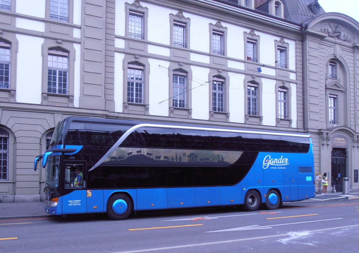 (277'651) - Gander, Ch�teau-d'Oex - VD 183'523 - Setra am 6. Juli 2025 beim Bahnhof Bern