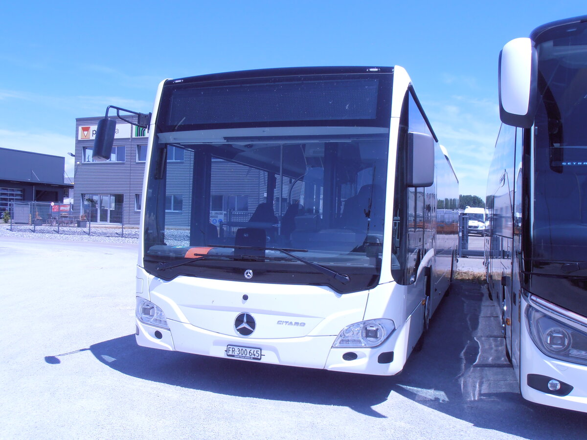 (277'807) - Intertours, Domdidier - Nr. 645/FR 300'645 - Mercedes am 12. Juli 2025 in Domdidier, Garage