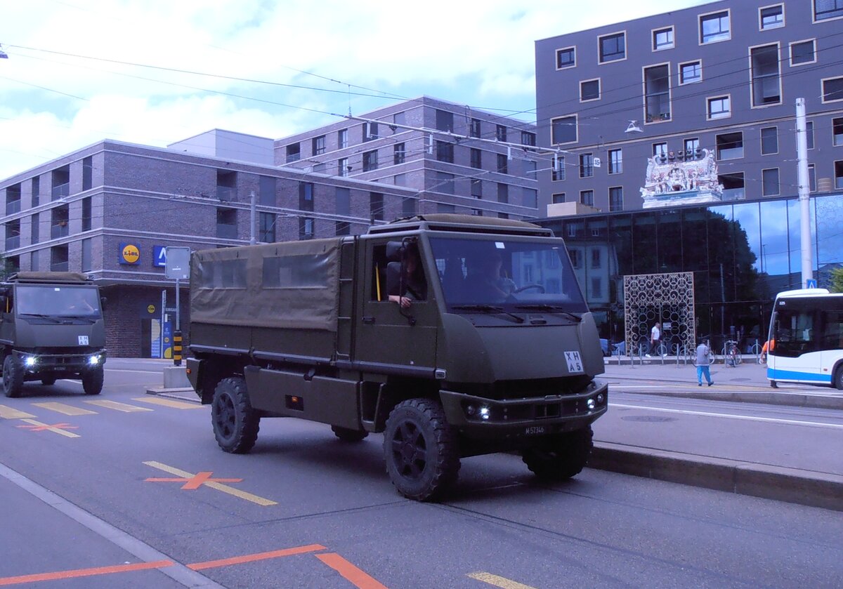 (277'917) - Schweizer Armee - M+57'346 - Bucher-Mowag am 17. Juli 2025 beim Bahnhof Bern Europaplatz