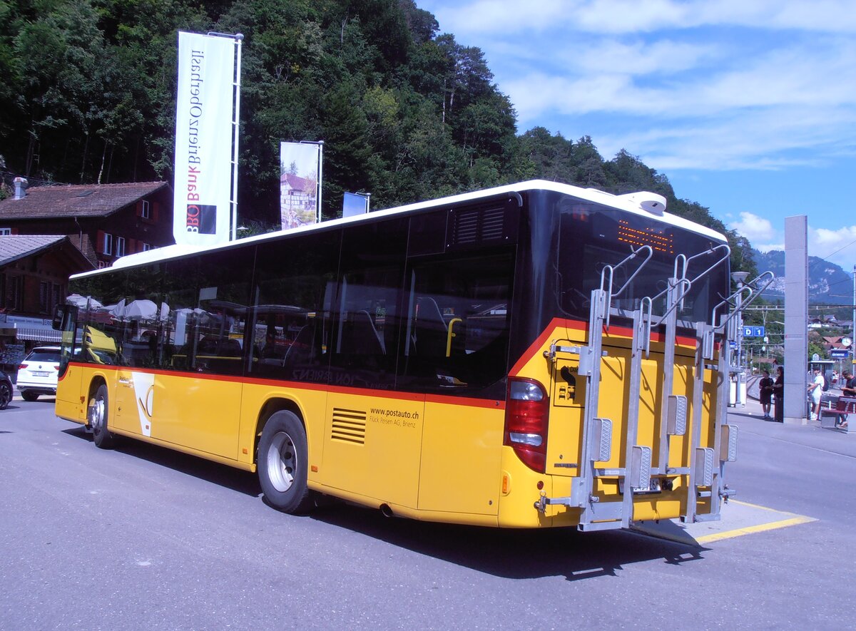 (277'961) - Fl�ck, Brienz - Nr. 8/BE 643'926/PID 5682 - Setra am 18. Juli 2025 beim Bahnhof Brienz