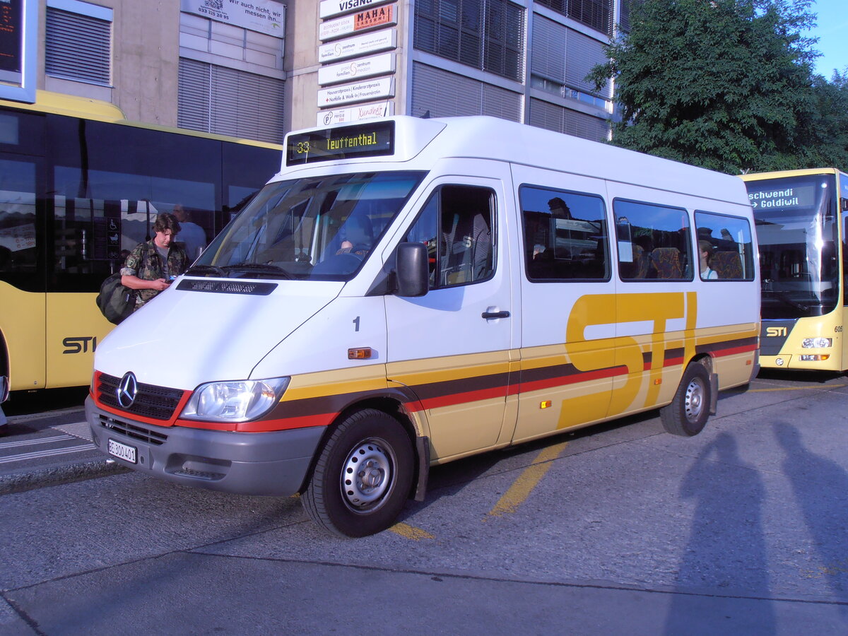 (277'963) - STI Thun - Nr. 1/BE 300'401 - Mercedes am 18. Juli 2025 beim Bahnhof Thun