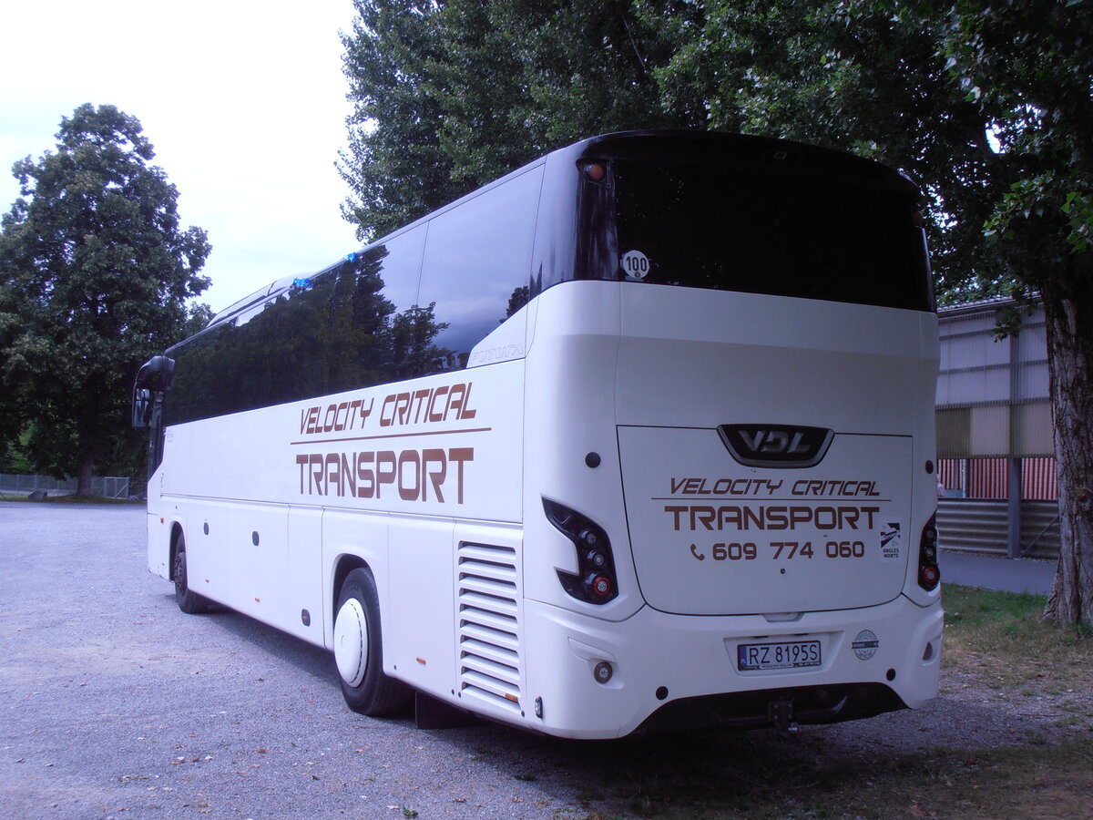 (277'984) - Aus Polen: Velocity Critical Transport, Rzesz�w - RZ 8195S - VDL am 23. Juli 2025 in Thun, Lachenwiese