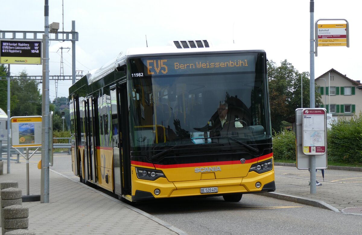 (278'054) - Engeloch, Riggisberg - Nr. 12/BE 520'405/PID 11'982 - Scania am 26. Juli 2025 beim Bahnhof Schwarzenburg