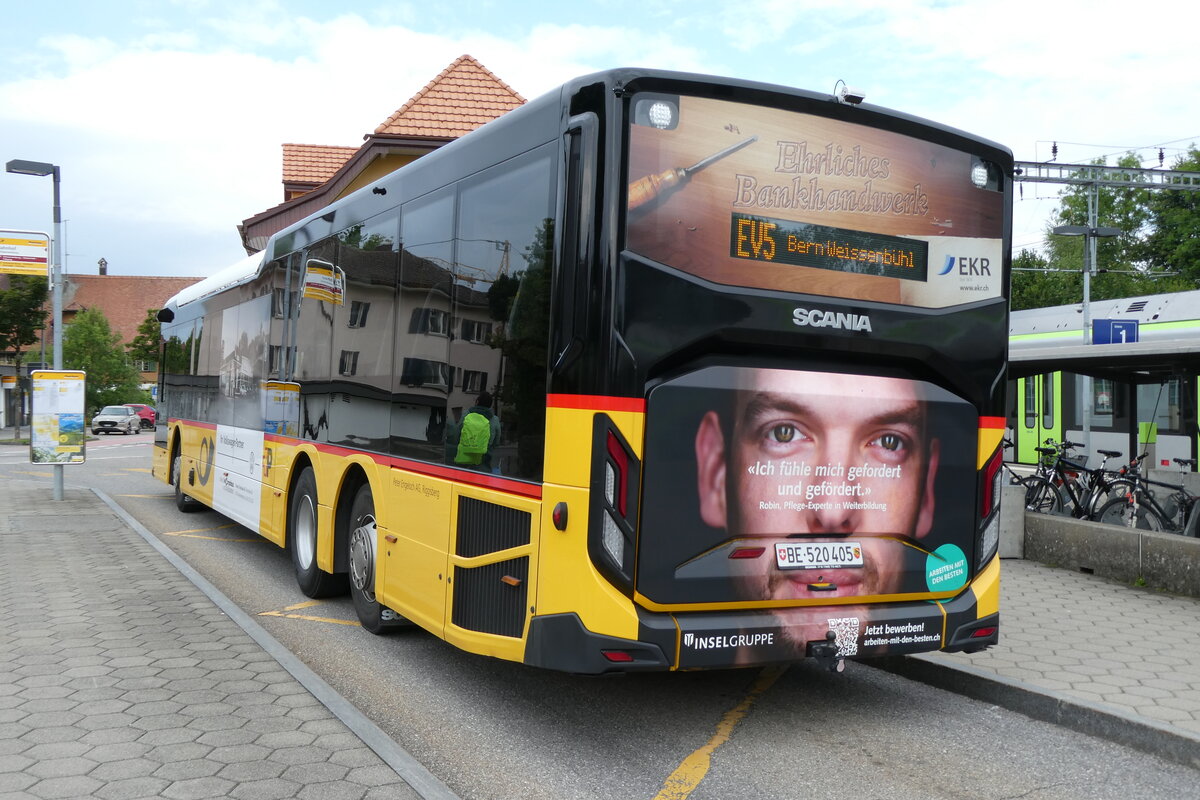 (278'055) - Engeloch, Riggisberg - Nr. 12/BE 520'405/PID 11'982 - Scania am 26. Juli 2025 beim Bahnhof Schwarzenburg