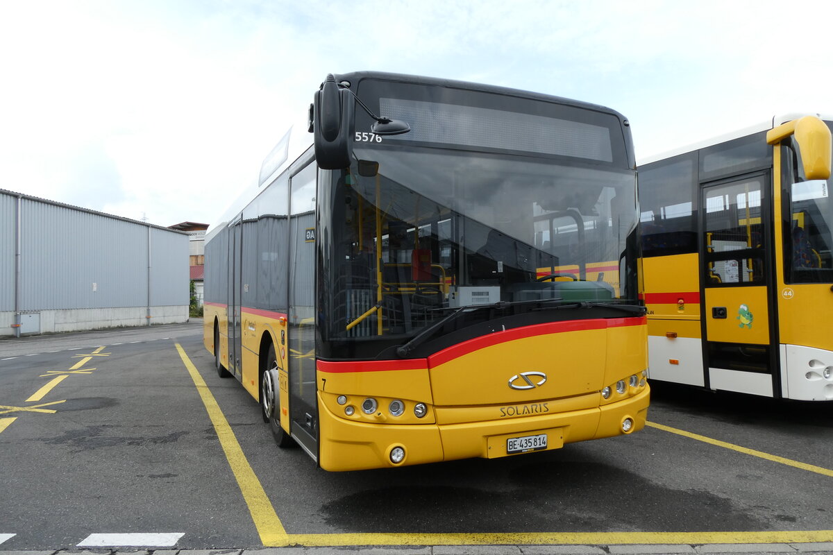 (278'088) - PostAuto Bern - Nr. 7/BE 435'814/PID 5576 - Solaris (ex Lengacher, Wichtrach Nr. 4) am 27. Juli 2025 in Kerzers, Interbus 