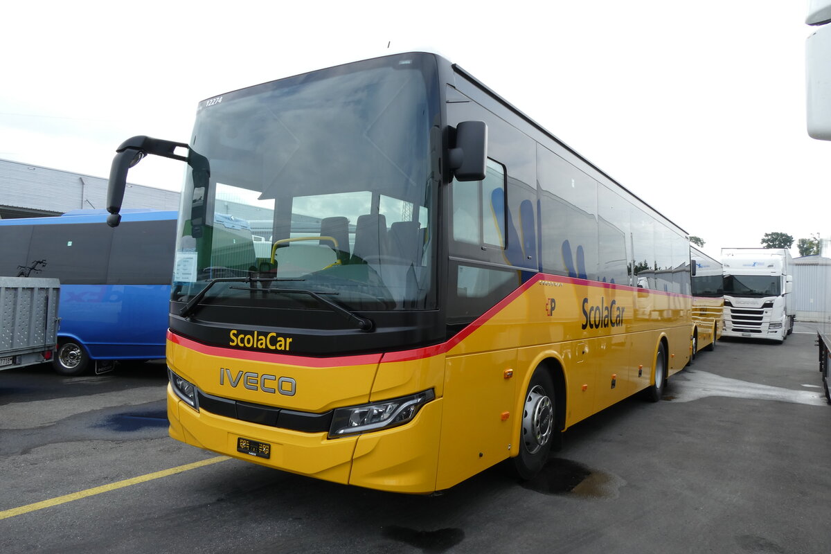 (278'119) - CarPostal Ouest - PID 12'274 - Iveco am 27. Juli 2025 in Kerzers, Interbus