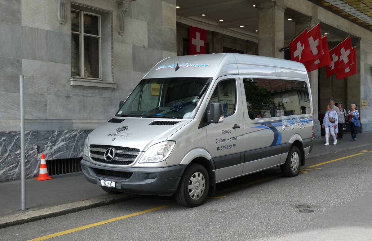 (278'269) - Jacky Voyages, Ch�teau-d'Oex - VD 517 - Mercedes am 1. August 2025 in Bern, Bundeshaus