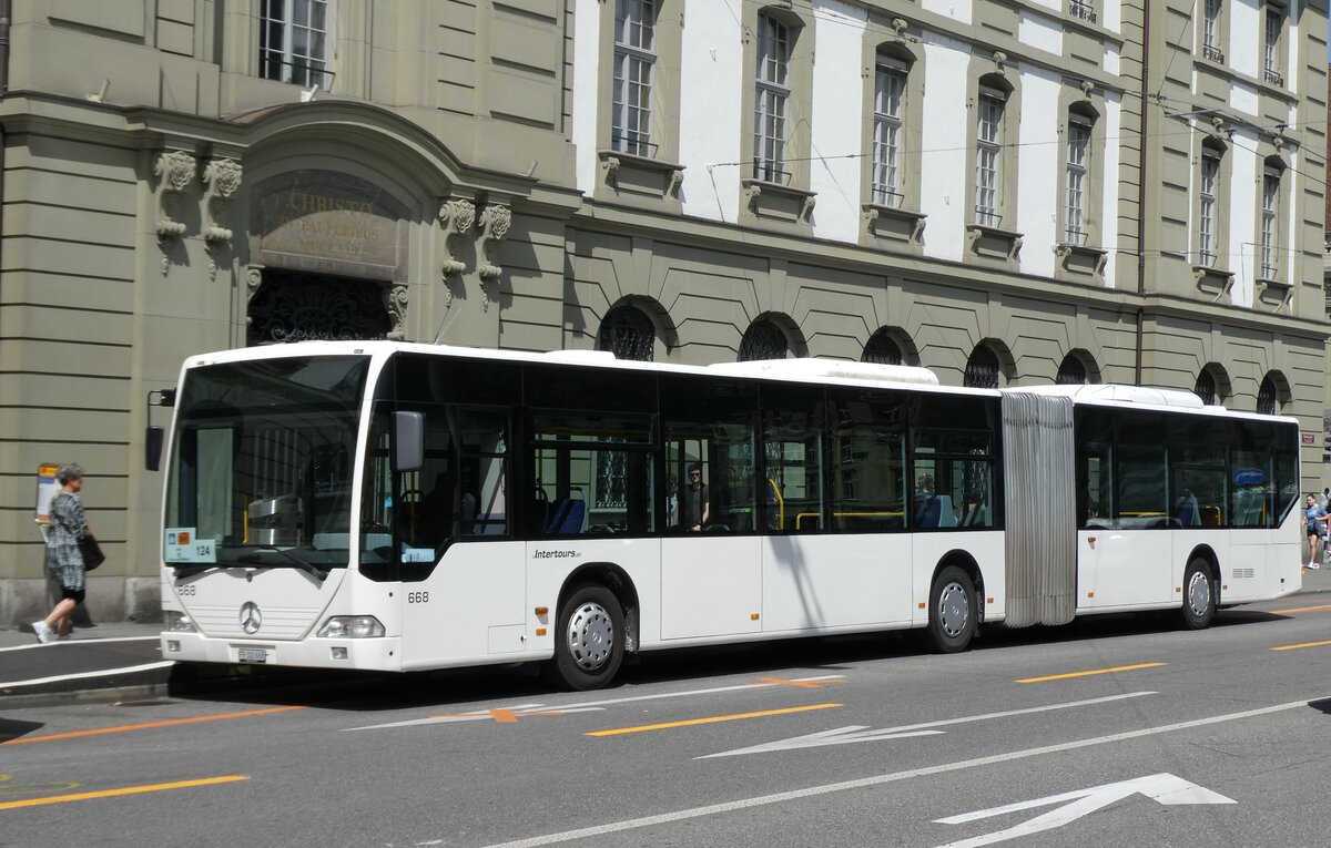 (278'339) - Intertours, Domdidier - Nr. 668/FR 300'668 - Mercedes (ex Nr. 203; ex VZO Gr�ningen Nr. 53) am 1. August 2025 beim Bahnhof Bern