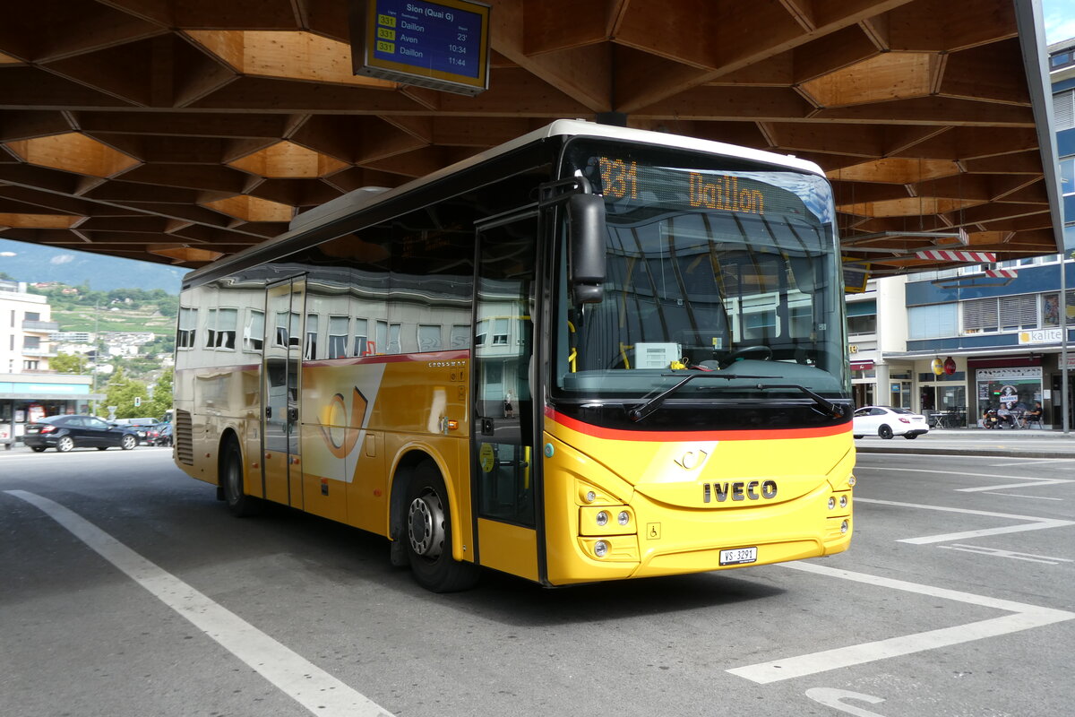 (278'509) - Ev�quoz, Erde - VS 3291/PID 11'606 - Iveco am 5. August 2025 beim Bahnhof Sion