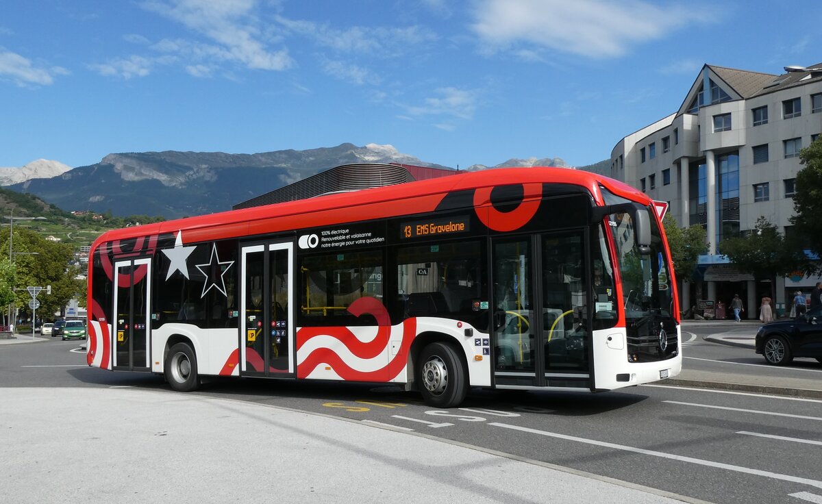 (278'519) - PostAuto Wallis - Nr. 155/VS 574'963/PID 12'155 - eMercedes am 5. August 2025 beim Bahnhof Sion