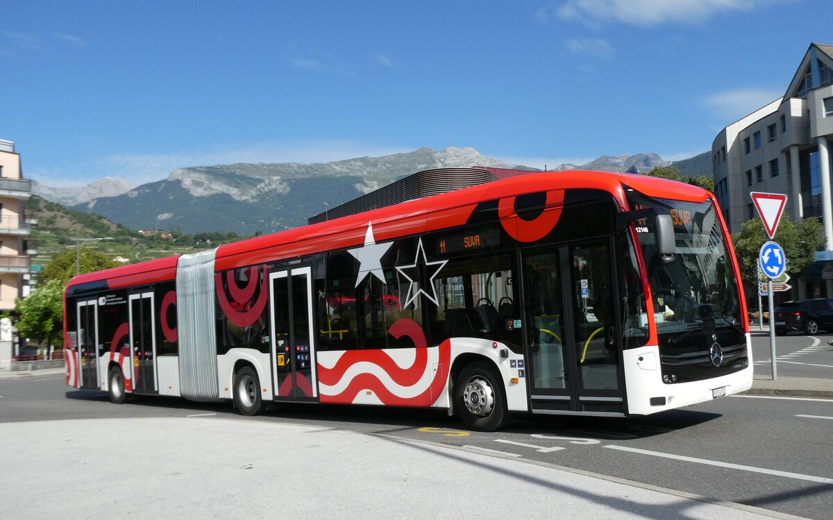 (278'524) - PostAuto Wallis - Nr. 140/VS 574'972/PID 12'140 - eMercedes am 5. August 2025 beim Bahnhof Sion