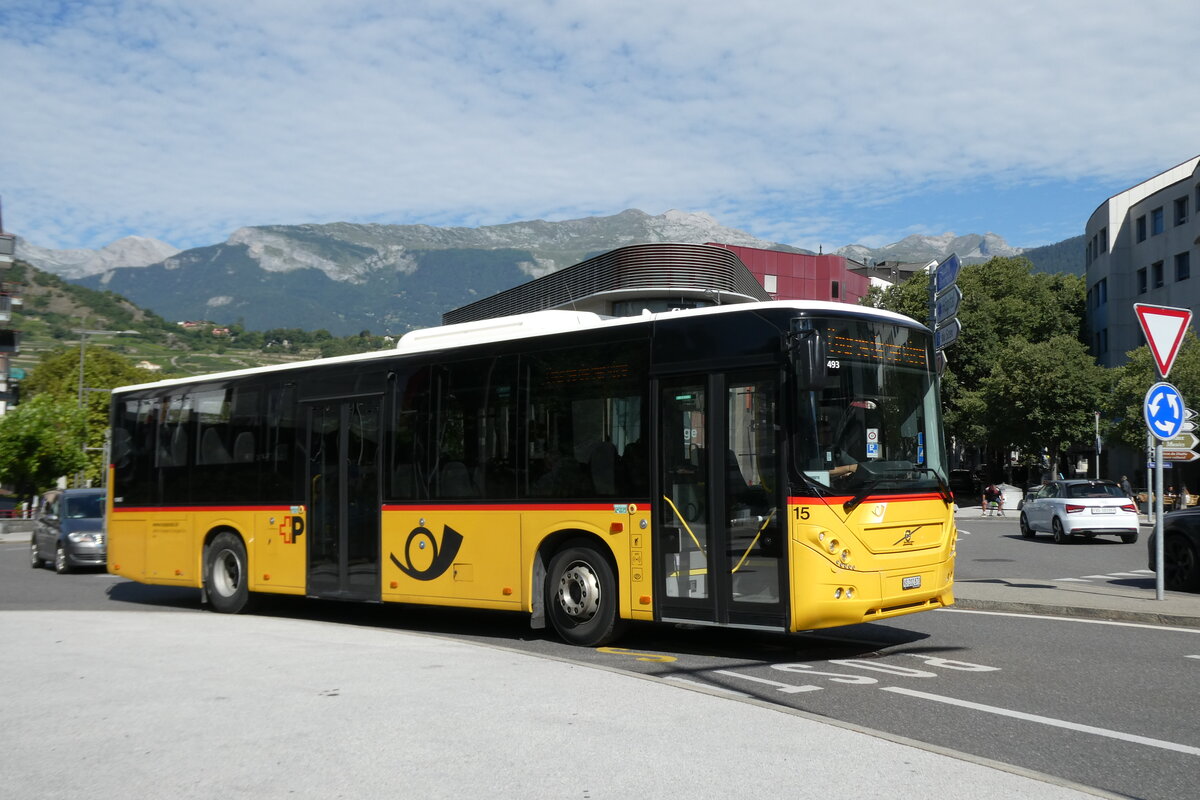 (278'531) - Lathion, Sion - Nr. 15/VS 202'870/PID 10'493 - Volvo am 5. August 2025 beim Bahnhof Sion