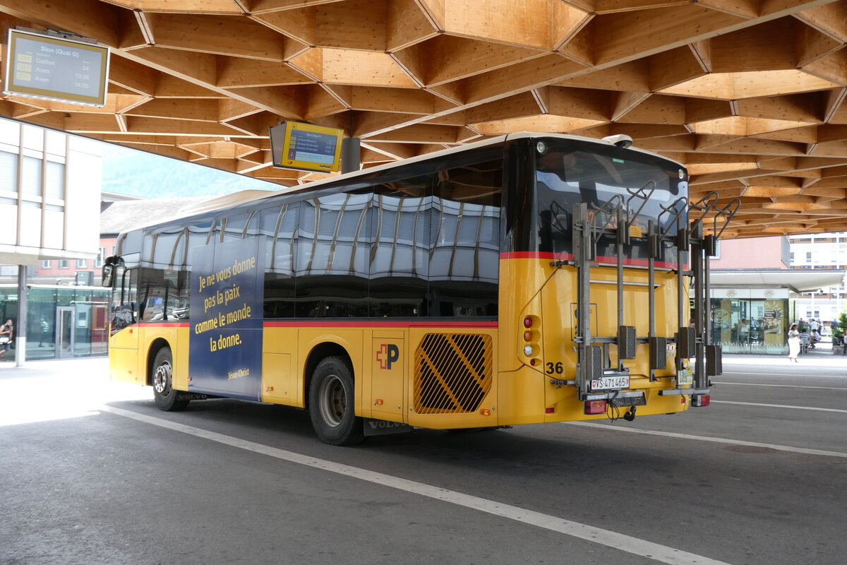 (278'546) - PostAuto Wallis - Nr. 36/VS 471'465/PID 10'866 - Volvo am 5. August 2025 beim Bahnhof Sion