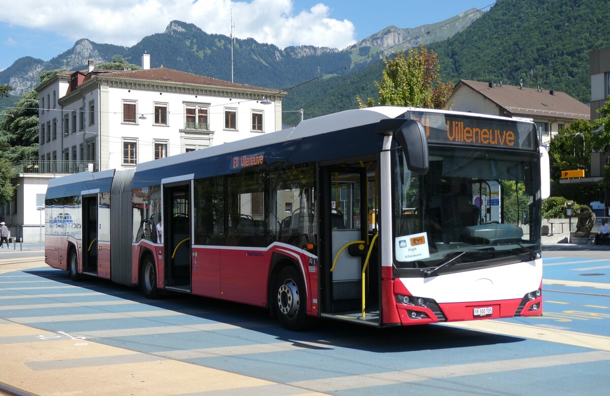 (278'550) - Intertours, Domdidier - Nr. 705/FR 300'705 - Solaris (ex PostBus/A BD 15'717) am 5. August 2025 beim Bahnhof Aigle