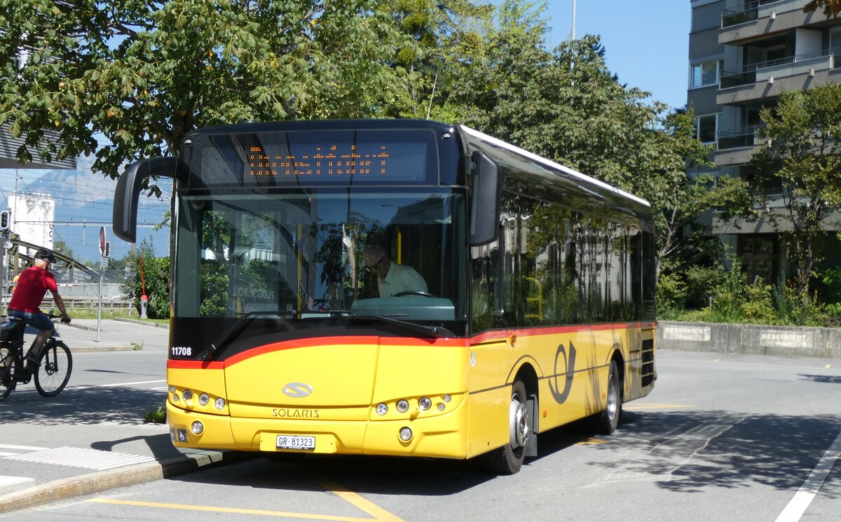 (278'621) - PostAuto Graub�nden - GR 81'323/PID 11'708 - Solaris am 8. August 2025 beim Bahnhof Landquart