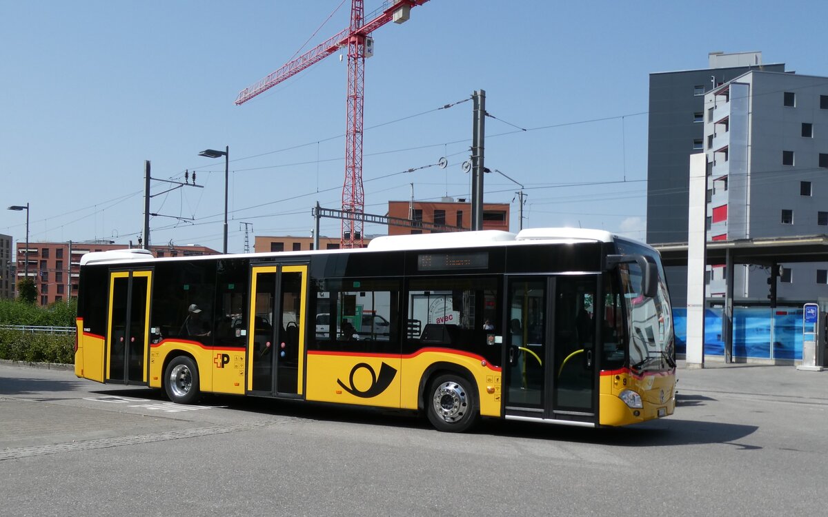 (278'875) - PostAuto Bern - Nr. 9/BE 652'123/PID 11'463 - Mercedes am 15. August 2025 beim Bahnhof D�dingen