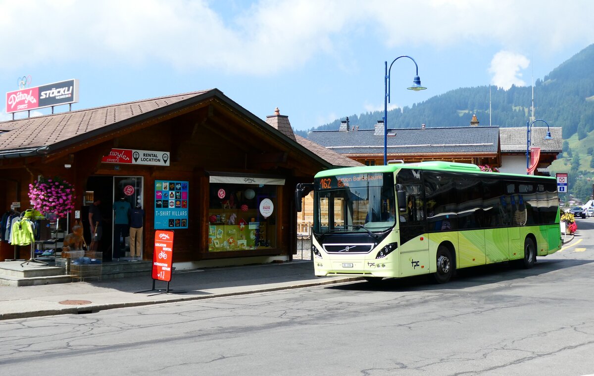 (279'176) - TPC Aigle - Nr. 20/VD 1186 - Volvo am 17. August 2025 beim Bahnhof Villars-sur-Ollon