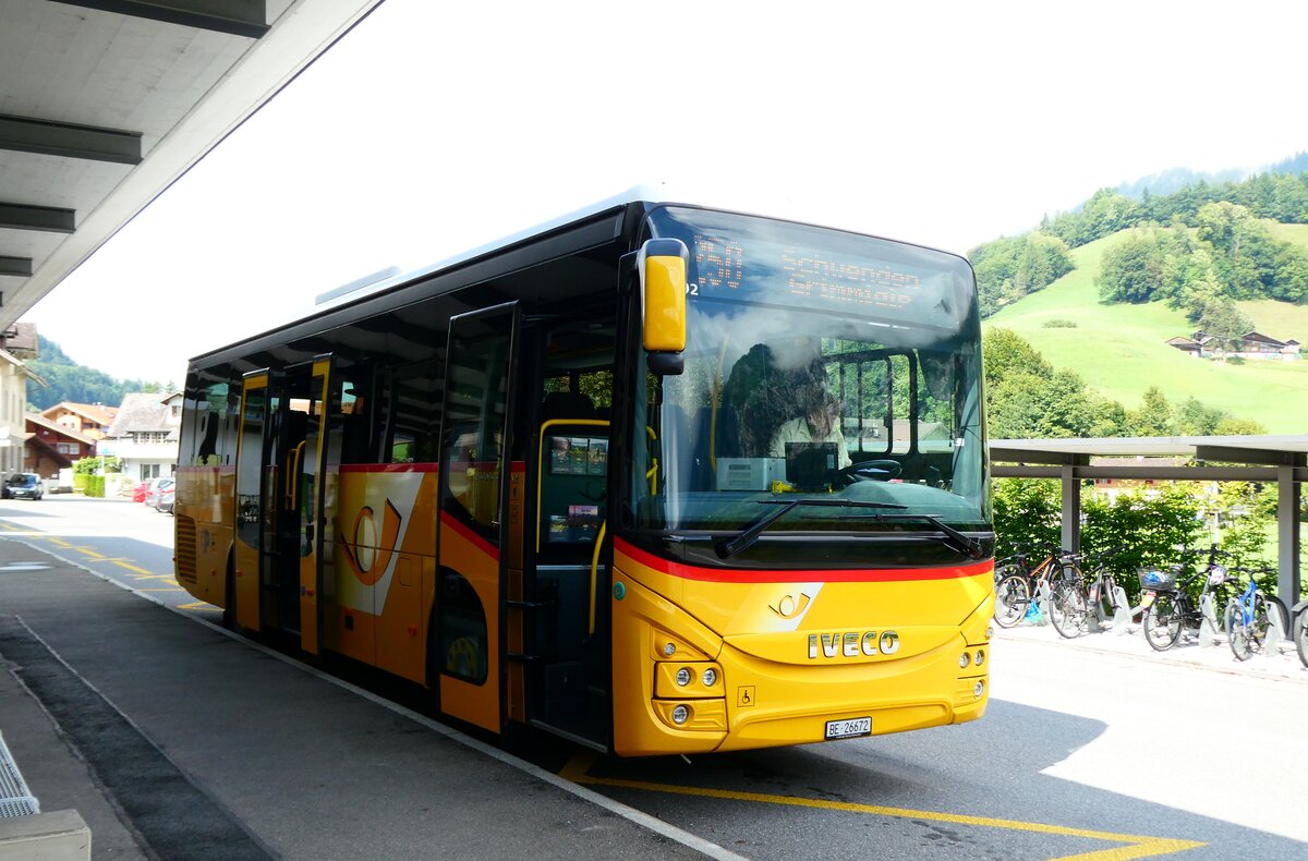 (279'271) - Spring, Schwenden - BE 26'672/PID 11'592 - Iveco am 22. August 2025 beim Bahnhof Oey-Diemtigen