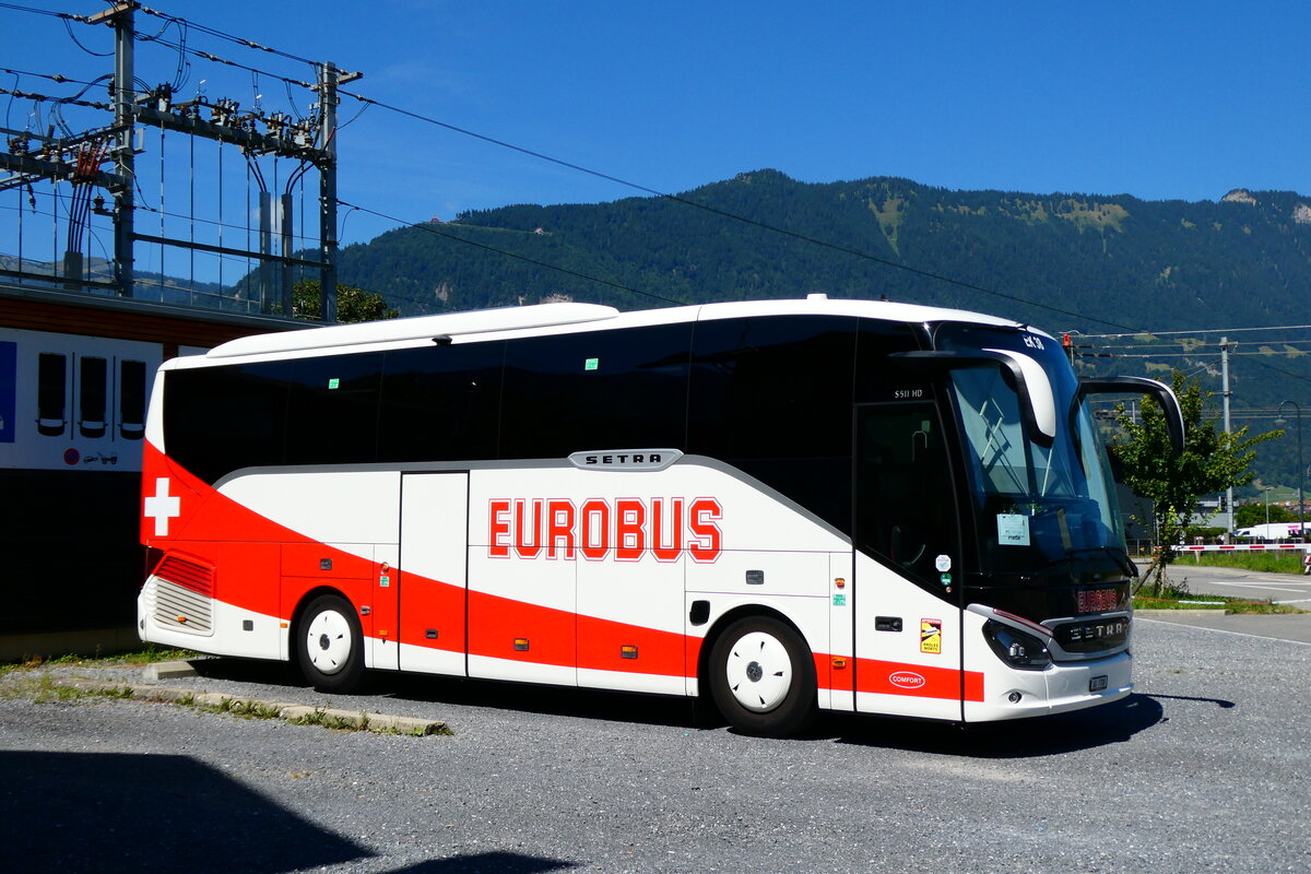 (279'367) - Knecht, Windisch - Nr. 38/AG 7788 - Setra am 25. August 2025 beim Bahnhof Wilderswil