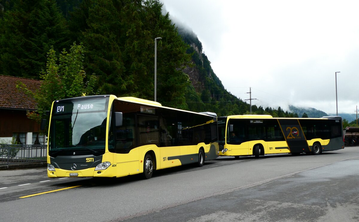 (279'497) - STI Thun - Nr. 404/BE 523'404 - Mercedes am 28. August 2025 beim Bahnhof Zweil�tschinen