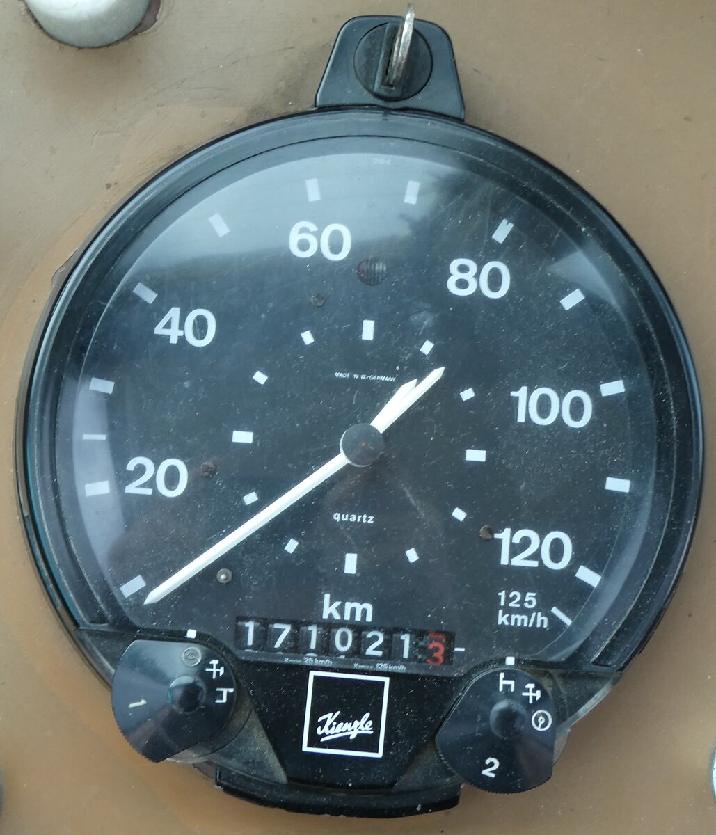 (279'630) - Ritter, Sch�pbach - BE 90'990 - Saurer/Gangloff (ex Linder, Einigen; ex P 23'146; ex P 2215) am 30. August 2025 in Oberkirch, CAMPUS Sursee (Detailaufnahme - 171'021,3 Kilometer)