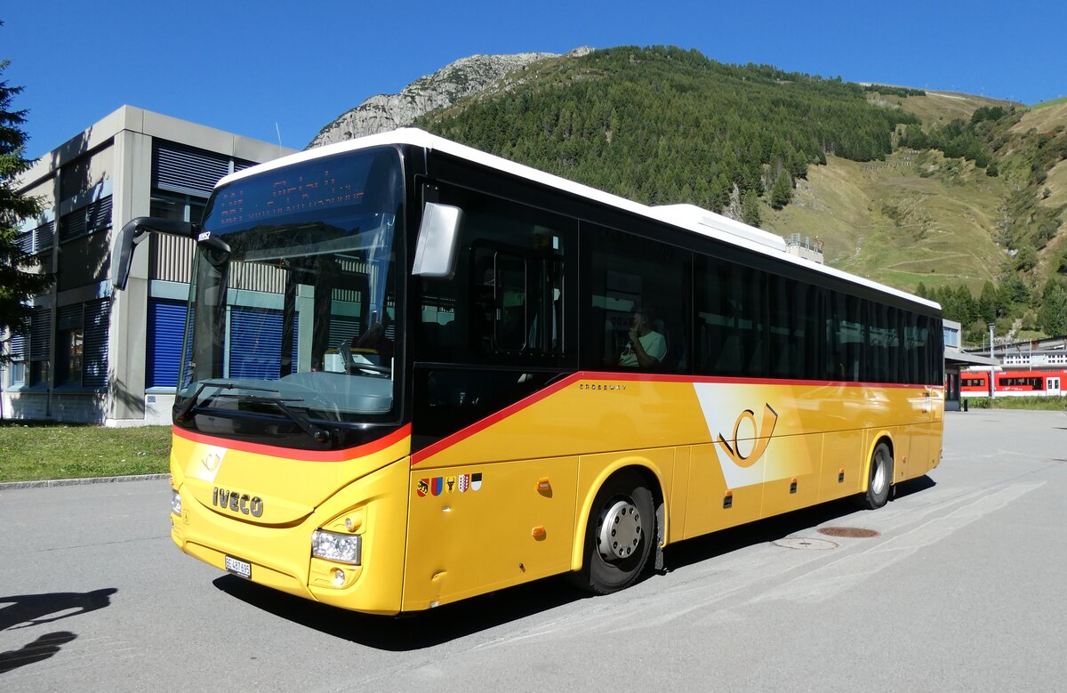 (279'858) - PostAuto Bern - BE 487'695/PID 10'952 - Iveco am 3. September 2025 in Andermatt, Bahnhofplatz