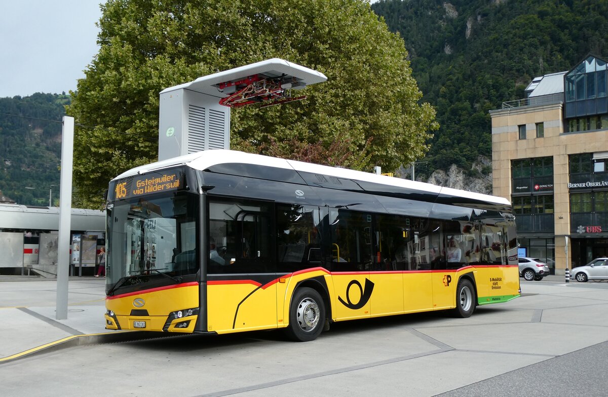 (279'873) - PostAuto Bern - BE 862'361/PID 12'280 - eSolaris am 4. September 2025 beim Bahnhof Interlaken Ost