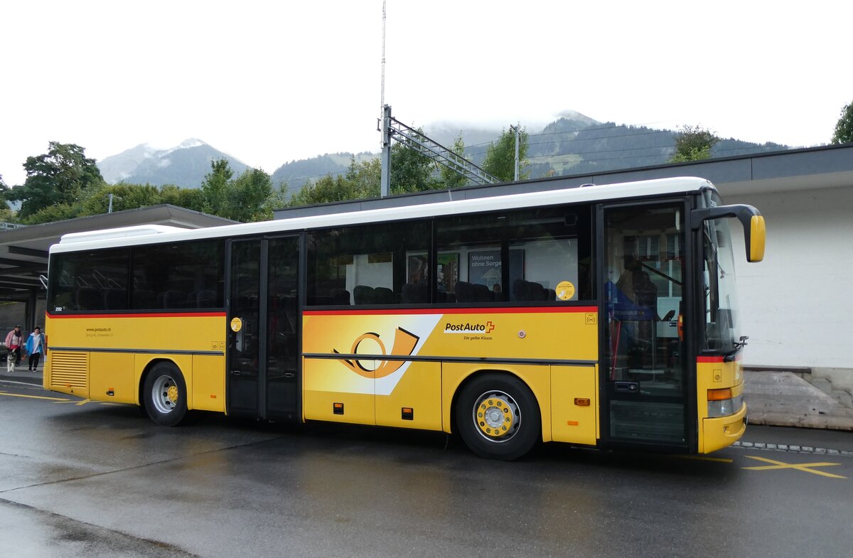 (279'886) - Spring, Schwenden - BE 26'671/PID 2592 - Setra am 5. September 2025 beim Bahnhof Oey-Diemtigen