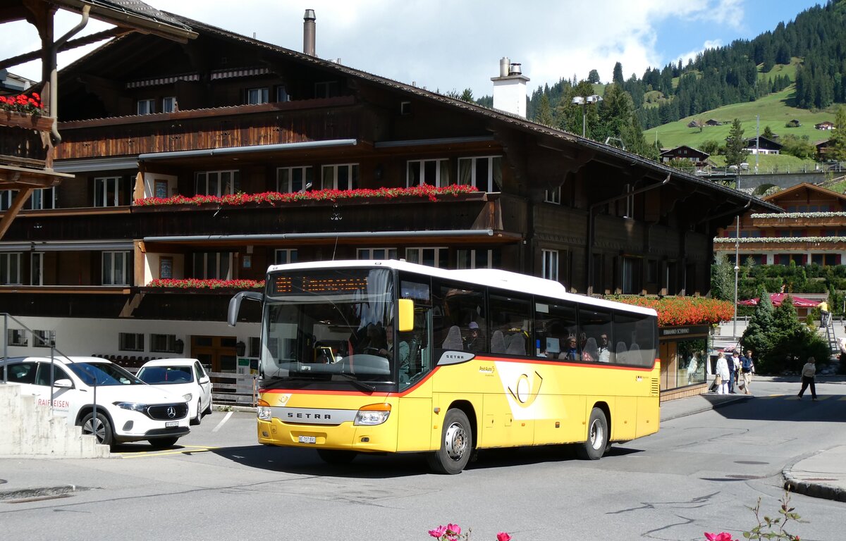 (279'897) - PostAuto Bern - BE 707'891/PID 4535 - Setra (ex Nr. 3; ex K�bli, Gstaad Nr. 3) am 5. September 2025 beim Bahnhof Gstaad