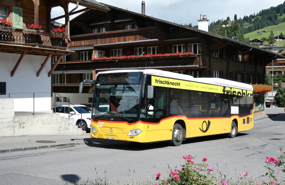 (279'900) - PostAuto Bern - BE 707'943/PID 11'857 - Mercedes (ex K�bli, Gstaad; ex PostAuto Bern BE 538'988; ex PostAuto Bern BE 653'386) am 5. September 2025 beim Bahnhof Gstaad