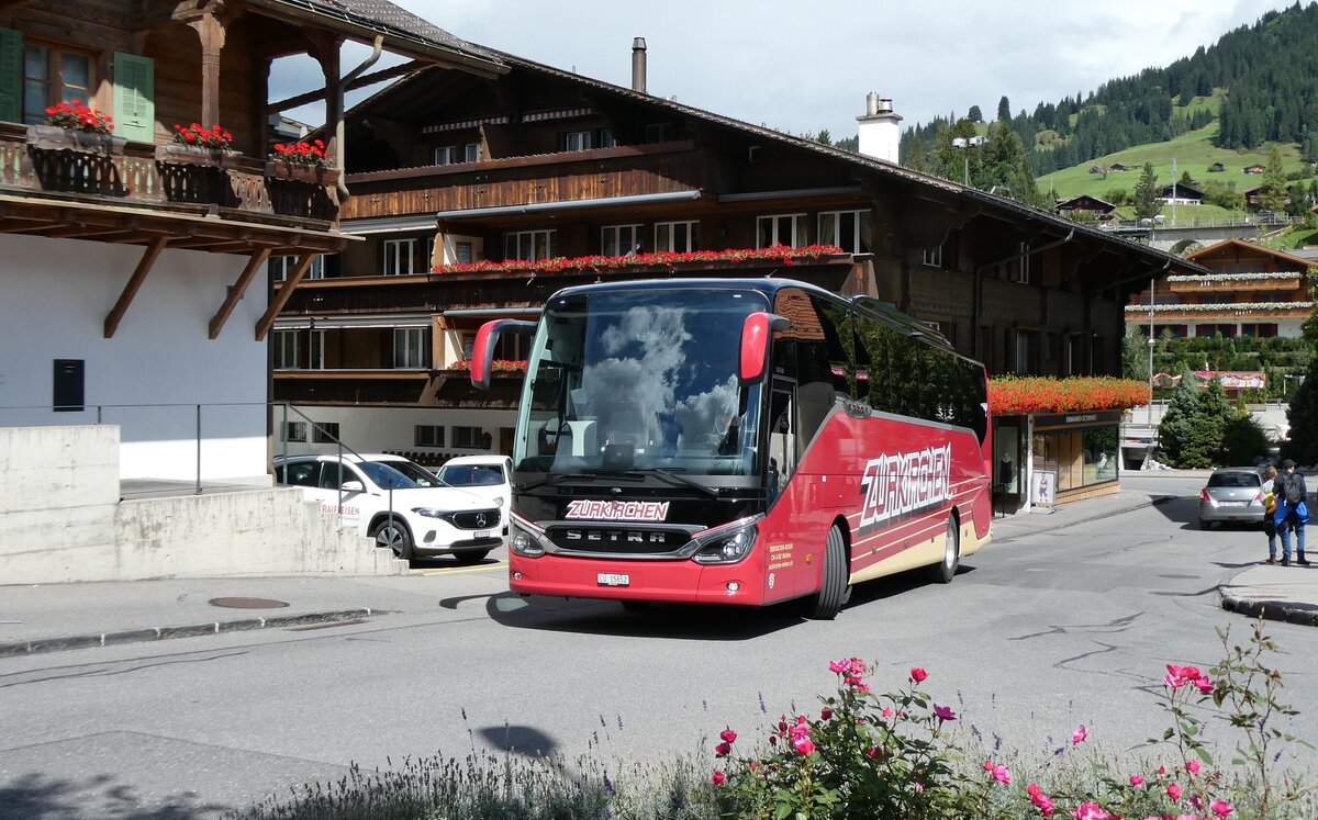 (279'901) - Zurkirchen, Malters - Nr. 16/LU 15'652 - Setra (ex Slovak Lines, SK-Bratislava) am 5. September 2025 beim Bahnhof Gstaad