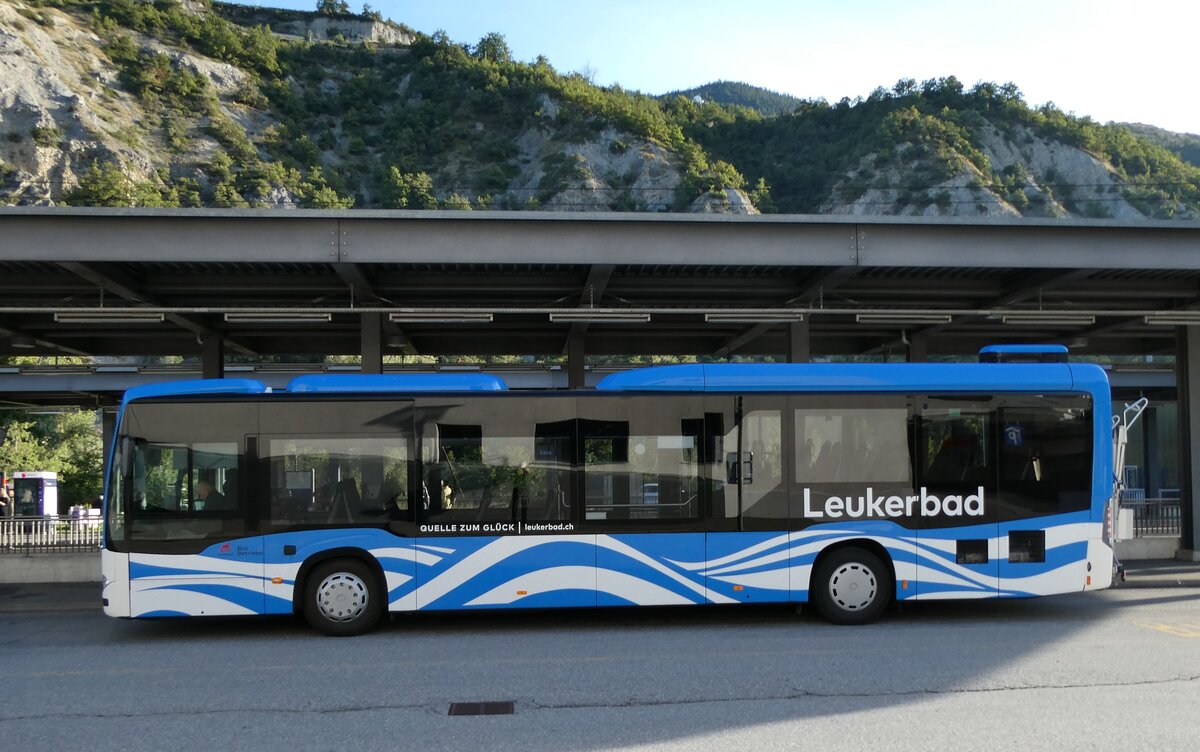 (279'929) - LBB Susten - Nr. 3/VS 38'003 - Mercedes am 6. September 2025 beim Bahnhof Leuk