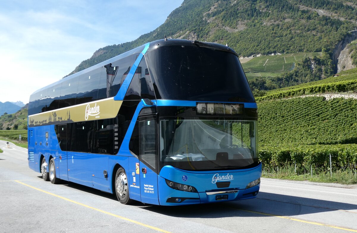 (279'976) - Gander, Ch�teau-d'Oex - Neoplan am 6. September 2025 in Leytron, Garage Buchard