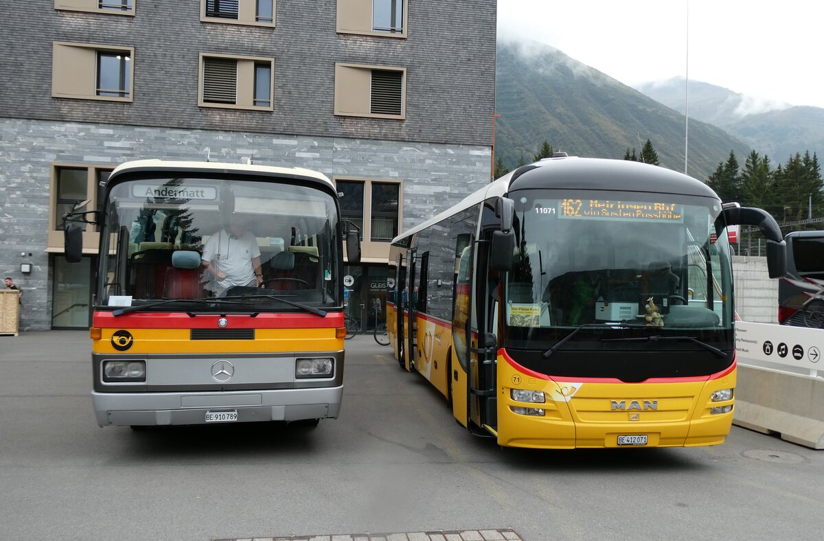 (280'073) - Buzzi, Bern - BE 910'789 - Mercedes (ex Mattli, Wassen/PID 2295) + PostAuto Bern - Nr. 71/BE 412'072/PID 11'071 - MAN (ex PostAuto Zentralschweiz Nr. 20; ex Dillier, Sarnen Nr. 20) am 8. September 2025 in Andermatt, Bahnhofplatz