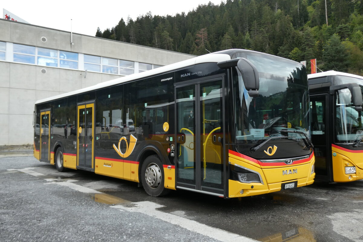 (280'205) - PostAuto Graub�nden - GR 184'617/PID 11'933 - MAN am 9. September 2025 in Schluein, Garage