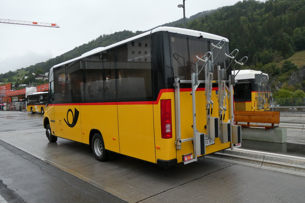 (280'219) - PostAuto Graub�nden - GR 100'381/PID 12'095 - Iveco/K-Bus am 10. September 2025 beim Bahnhof Ilanz