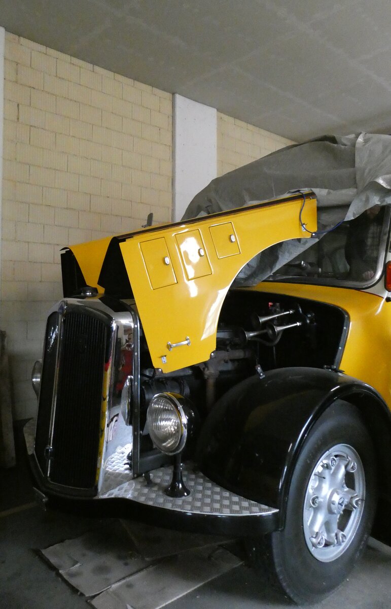 (280'247) - Sol�r&Fontana, Ilanz - Nr. 5 - Saurer/R&J am 10. September 2025 in Disentis, Garage Bundi (TEilaufnahme)