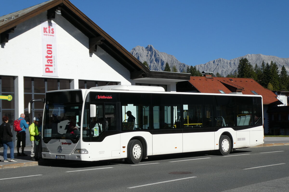 (280'507) - Wetterstein, Leutasch - IL XL 11 - Mercedes am 18. September 2025 in Seefeld, M�nchnerstr. Kreisverkehr