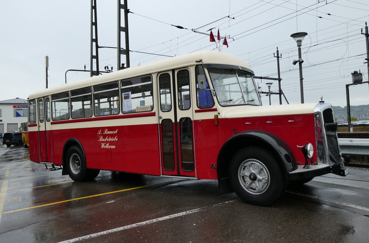 (280'678=  Bamert, Wollerau - SZ 200'094 - Berna/T�scher (ex Blattmann, Wollerau) am 27. September 2025 beim Bahnhof W�denswil
