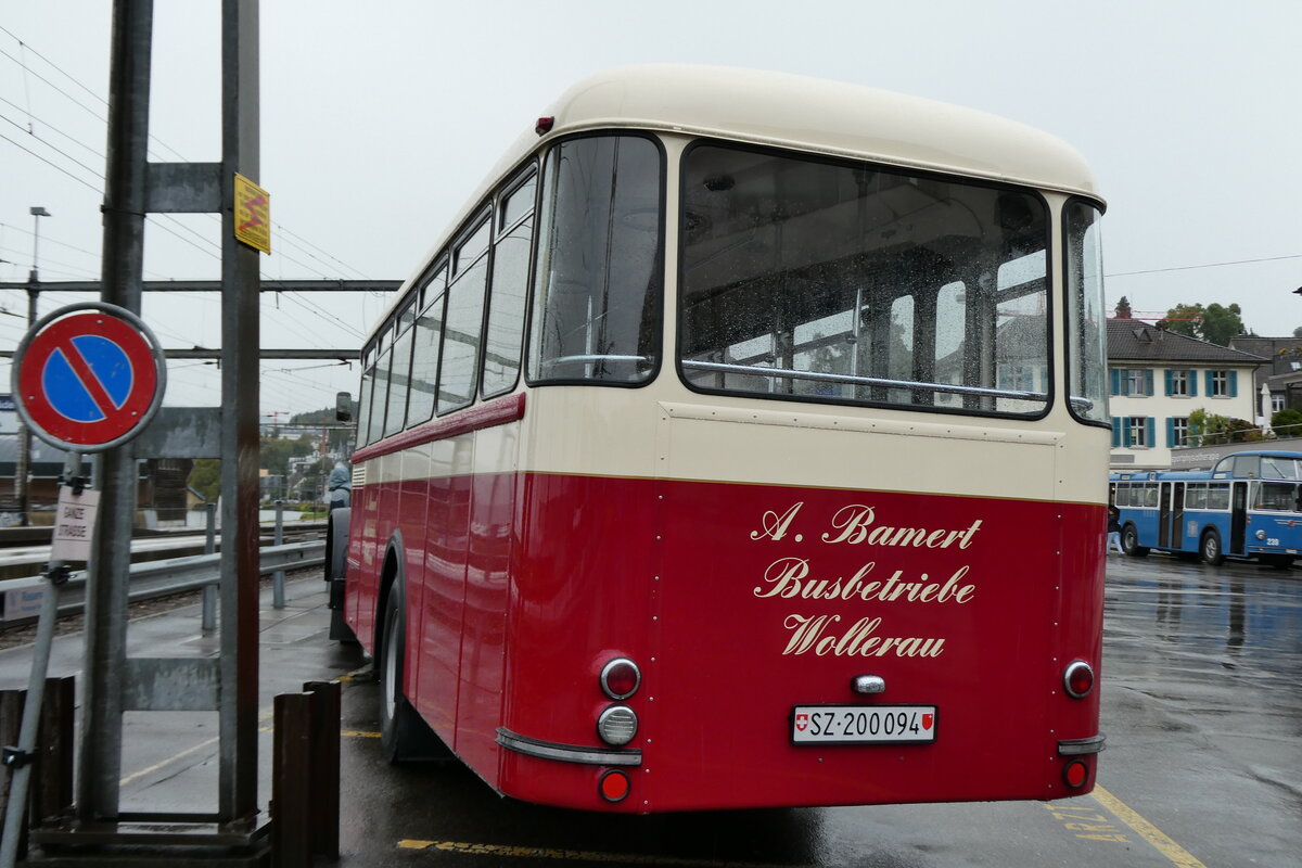(280'679) - Bamert, Wollerau - SZ 200'094 - Berna/T�scher (ex Blattmann, Wollerau) am 27. September 2025 beim Bahnhof W�denswil