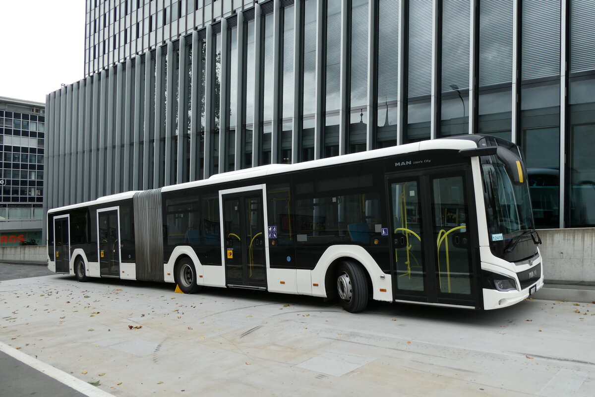 (280'979) - PostAuto Nordschweiz - BL 213'883/PID 12'418 - MAN (ex RSVG Troisdorf/D Nr. 2808) am 4. Oktober 2025 in Bern, Postautostation 