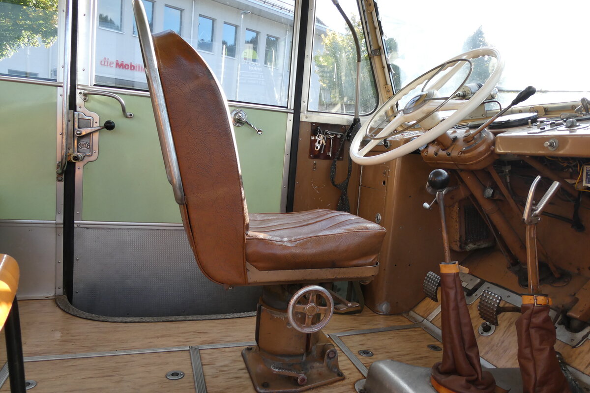 (280'991) - Steiner, Messen - SO 20'142 - Berna/Hess (ex B�rtschi, Biberen) am 5. Oktober 2025 beim Bahnhof Langnau (Innenaufnahme)