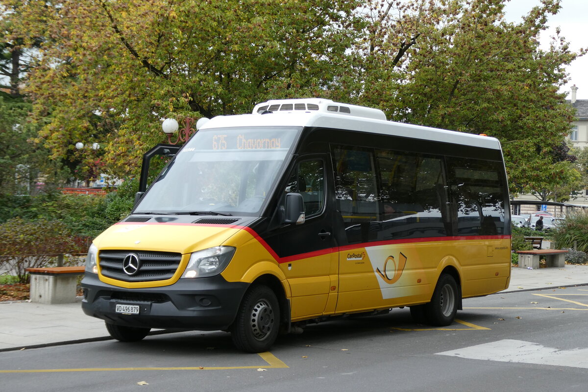 (281'263) - CarPostal Ouest - VD 496'879/PID 10'344 - Mercedes (ex Favre, Avenches; ex Rime, Charmey) am 11. Oktober 2025 beim Bahnhof Yverdon