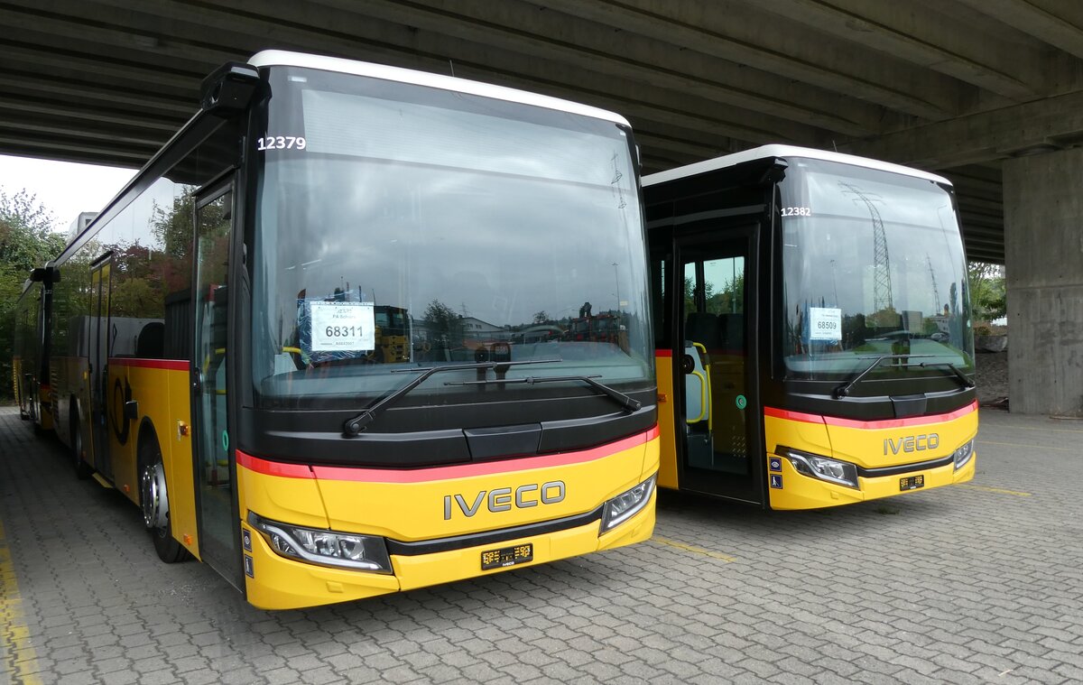 (281'278) - PostAuto Graub�nden - PID 12'379 - Iveco am 11. Oktober 2025 in Kerzers, Murtenstrasse