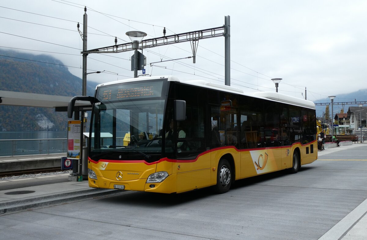 (281'556) - Fl�ck, Brienz - Nr. 5/BE 113'349/PID 11'859 - Mercedes am 16. Oktober 2025 beim Bahnhof Brienz