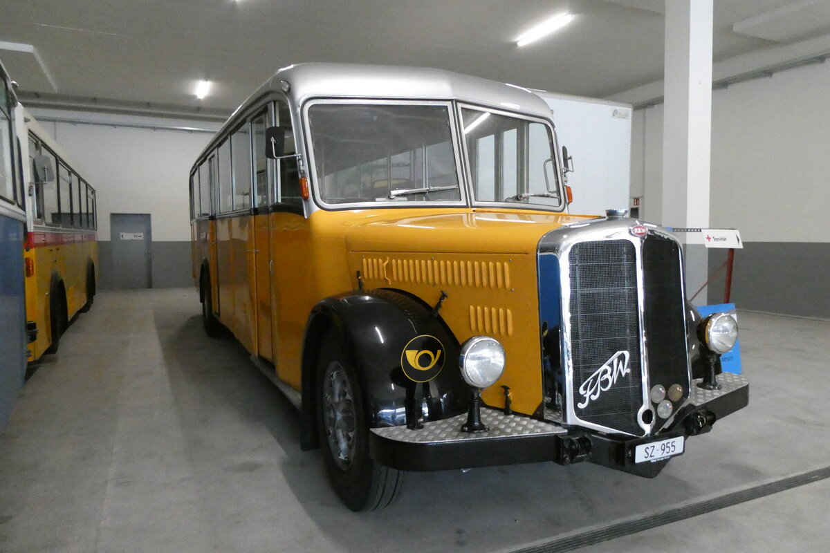 (281'579) - R�llin, Hirzel - SZ 955 - FBW/T�scher (ex Egger, Grafenried; ex P 24'586; ex P 1414) am 18. Oktober 2025 in N�fels, FBW-Museum